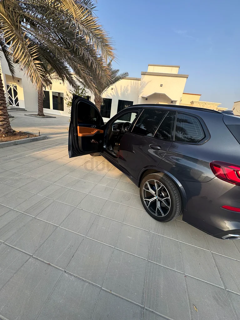 BMW X5 40i63612445994115114