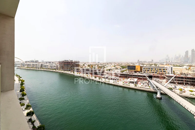 Elegant and Modern Apt | Overlooking the Canal63950051321729111