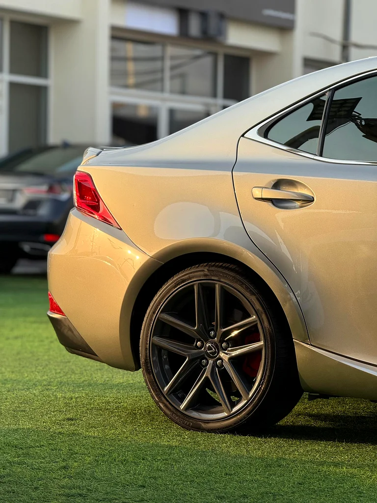 Lexus IS200t F-SPORT63612074488577114