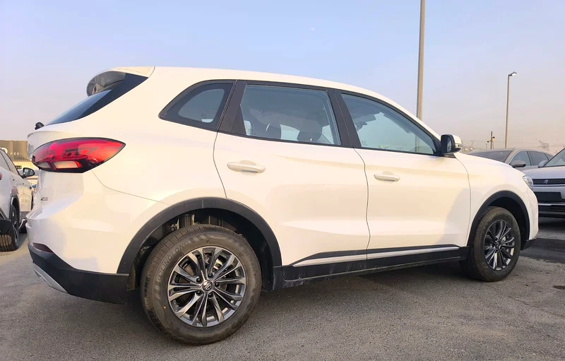 MG ZS New Shape Engine 1.5L Standard Option GCC Specs 2025 Model Brand New63612057651075114