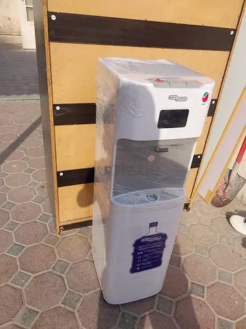 Bottom load water dispenser