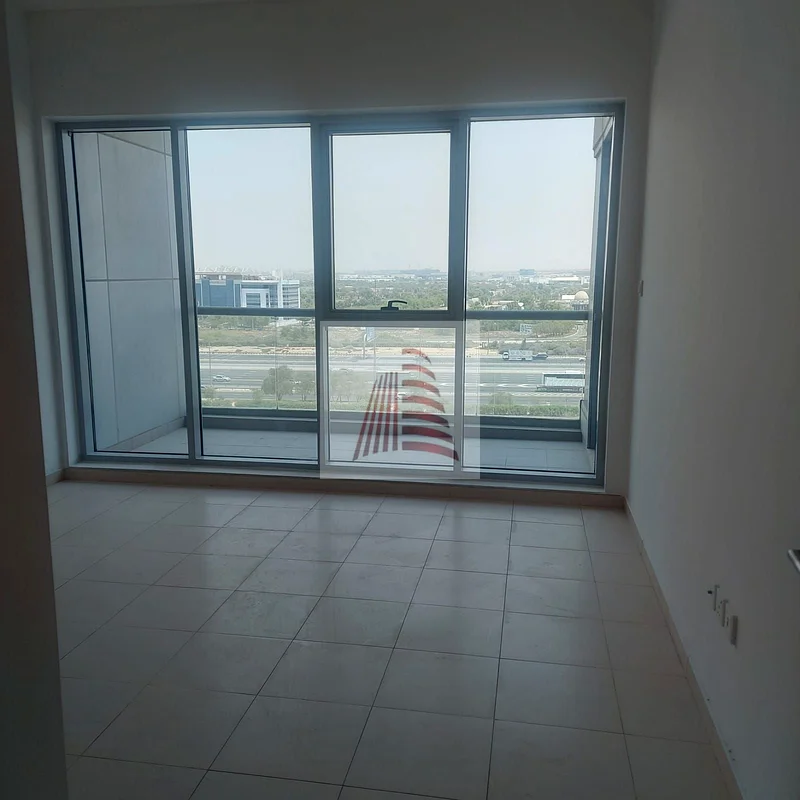 شقة مُطورة بالكامل بغرفة نوم واحدة مع شرفة في برج سكاي كورتس بسعر 59 ألف درهم سنويًا63731455951874113