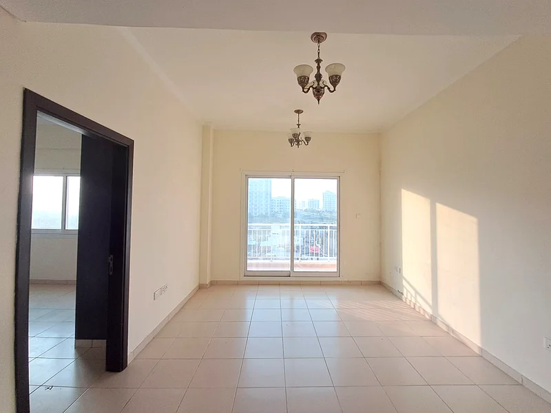 Spacious Layout | chiller free | 4 cheques63728635728130111