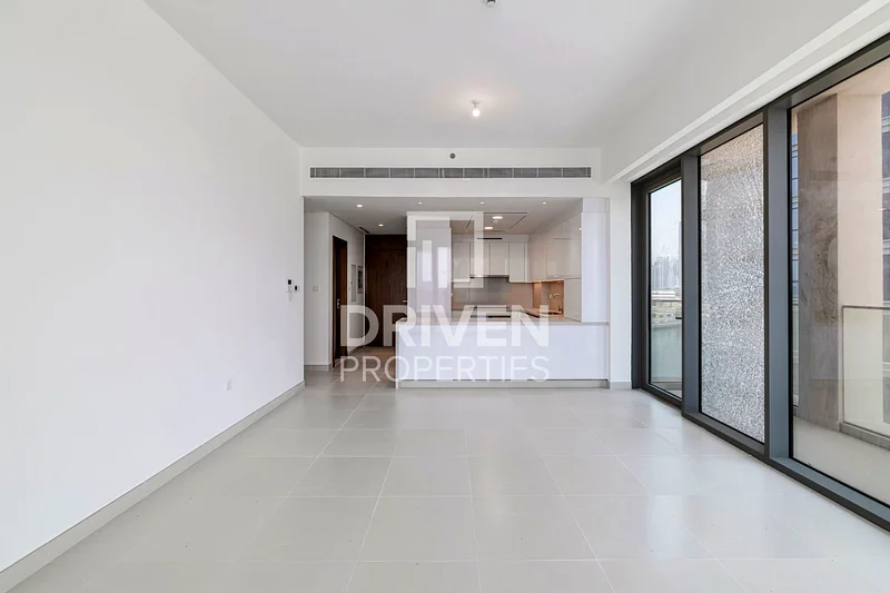 Spacious Balcony and Modern Apt | Park View63950051275138112