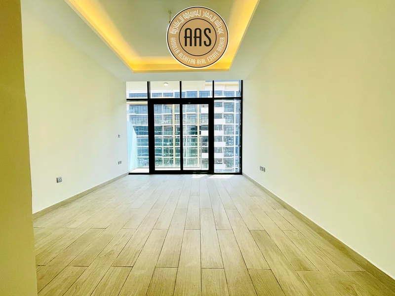 Huge layout | Pool View | Chiller Free | Luxury63800933736193110
