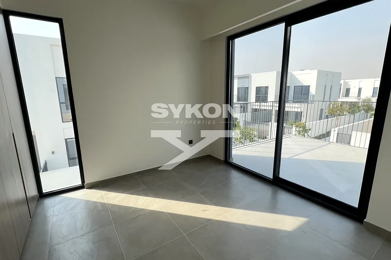 Spacious | 4Bed +Maid Villa | Unfurnished | Vacant63654981109761113