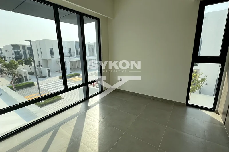 Spacious | 4Bed +Maid Villa | Unfurnished | Vacant63654981109761112