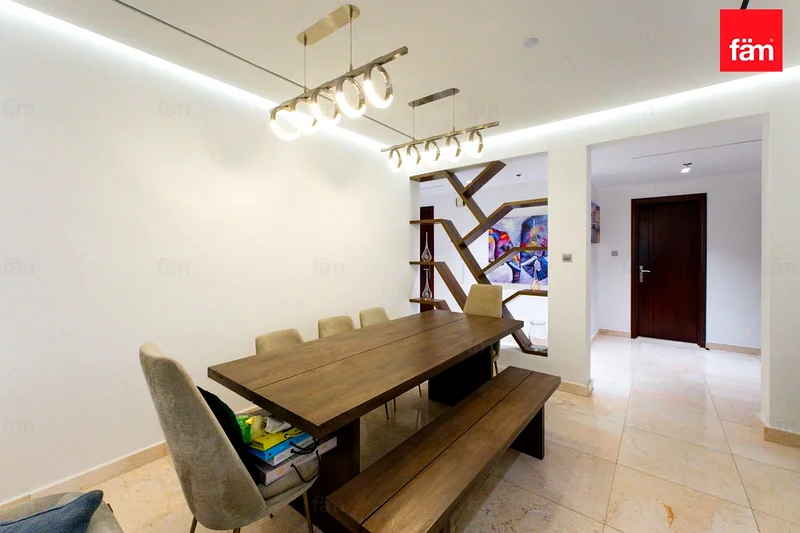 شقة مُحدّثة بالكامل ومفروشة مع موقفين للسيارات63790447209987113