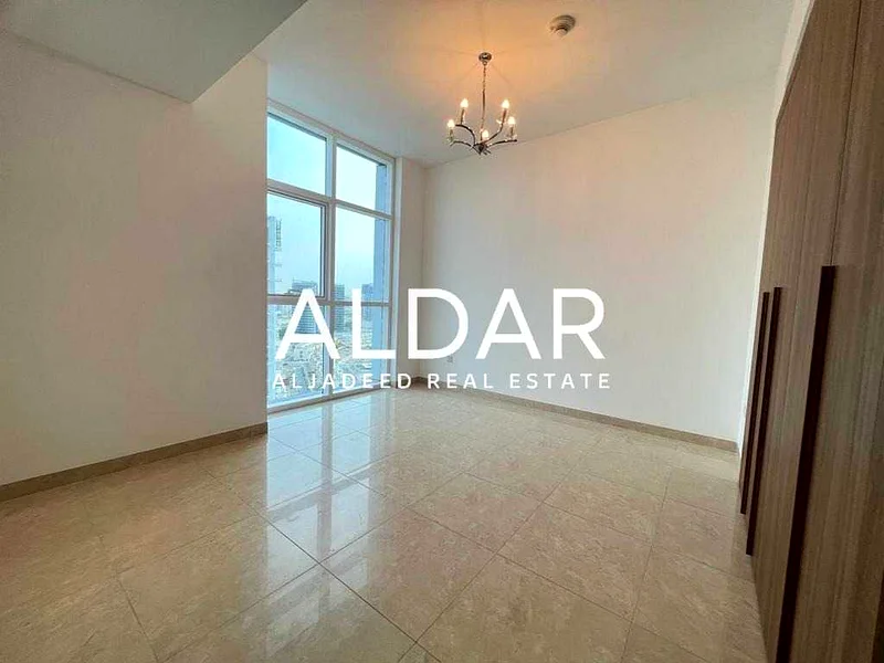 Spacious | Bright | Prime Location | Near Park63783431437698112