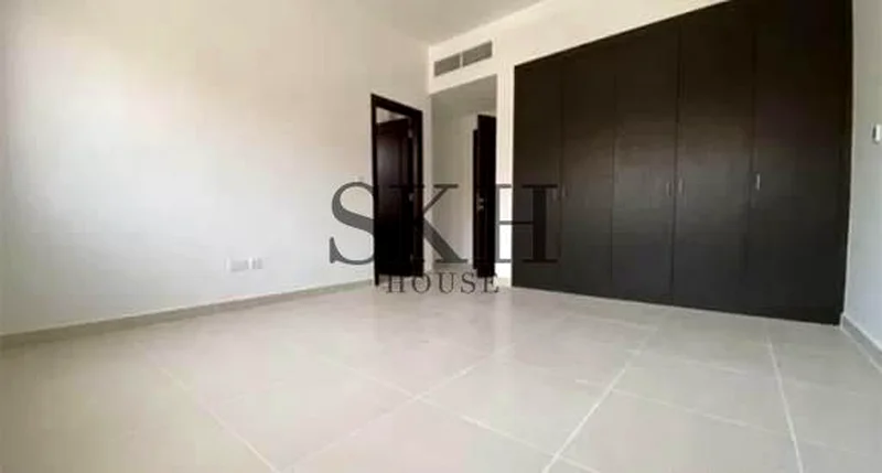 غرفتان نوم + غرفة خادمة | حديقة مزروعة63725373171331113