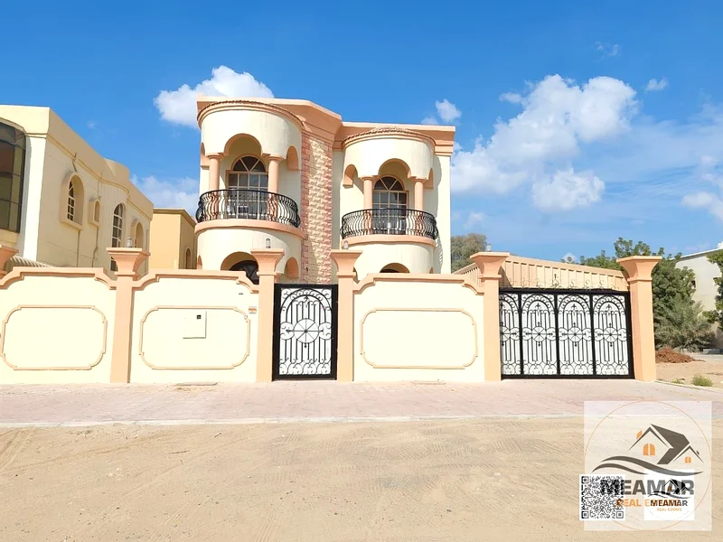 فيلا مفروشة فاخرة مكونة من 5 غرف، بسعر 85 ألف سنويًا63715483984387110