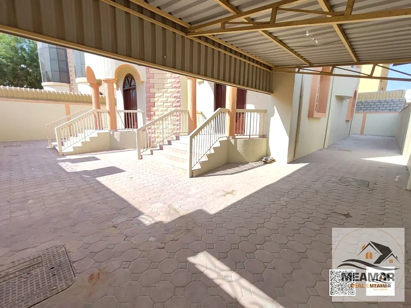 فيلا مفروشة فاخرة مكونة من 5 غرف، بسعر 85 ألف سنويًا63715483984387114