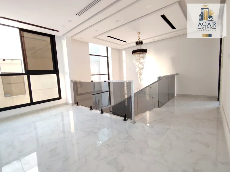 للبيع، فيلا حديثة مع مسبح كبير، في موقع متميز خلف أبراج الإمارات.63903397257603114