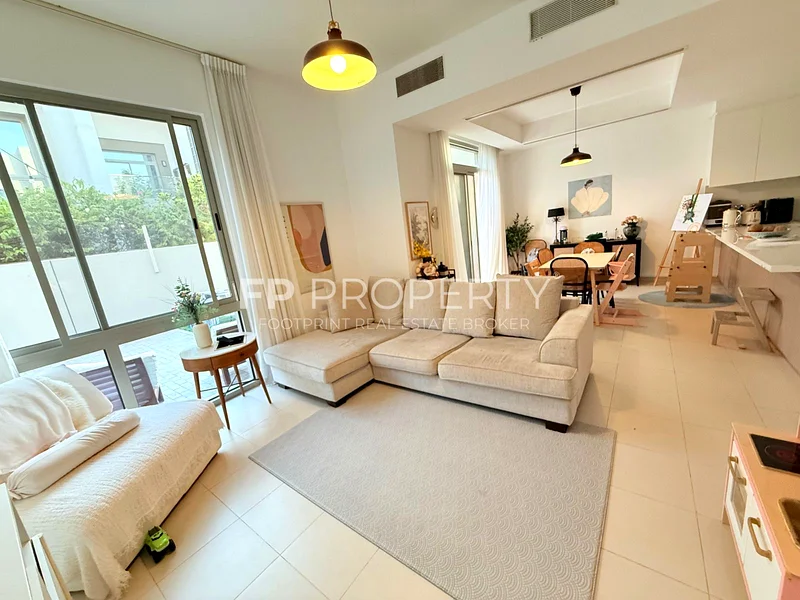 Spacious and Bright | 4BHk + Maid | Unfurnished63727121339393110