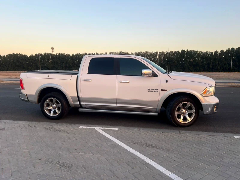Dodge Ram 5.7 Rebel 1500 4x4 5.7L Hemi V-8 GCC دودج رام خليجي فتحة سقف63612063016449113