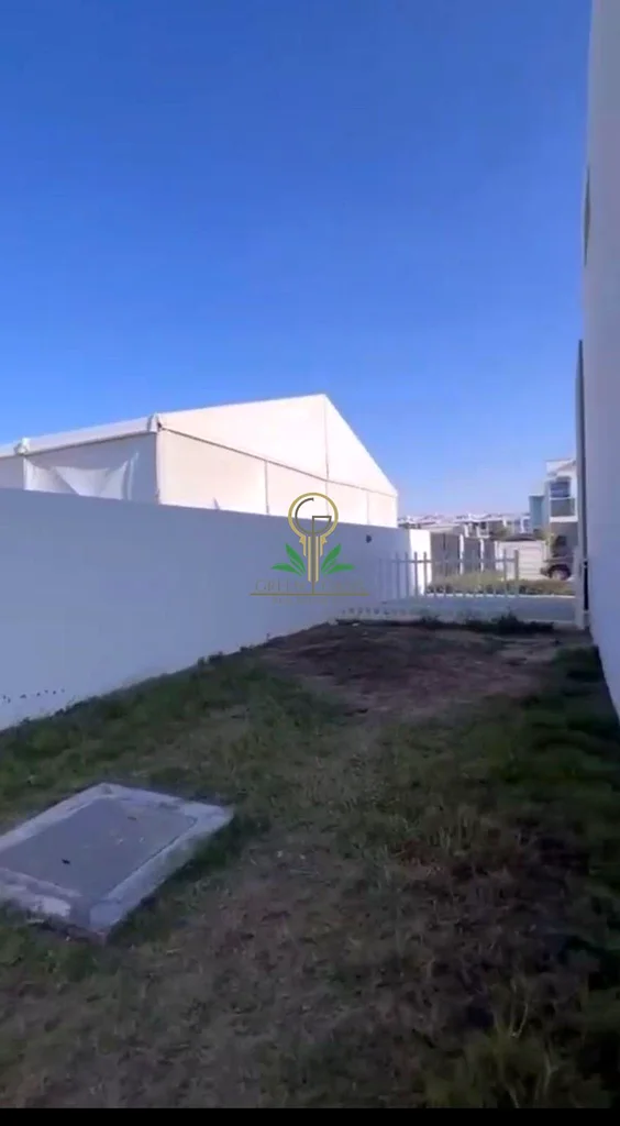 Exclusive | Unfurnished | Vacant | 2 Cheques63741341896066112