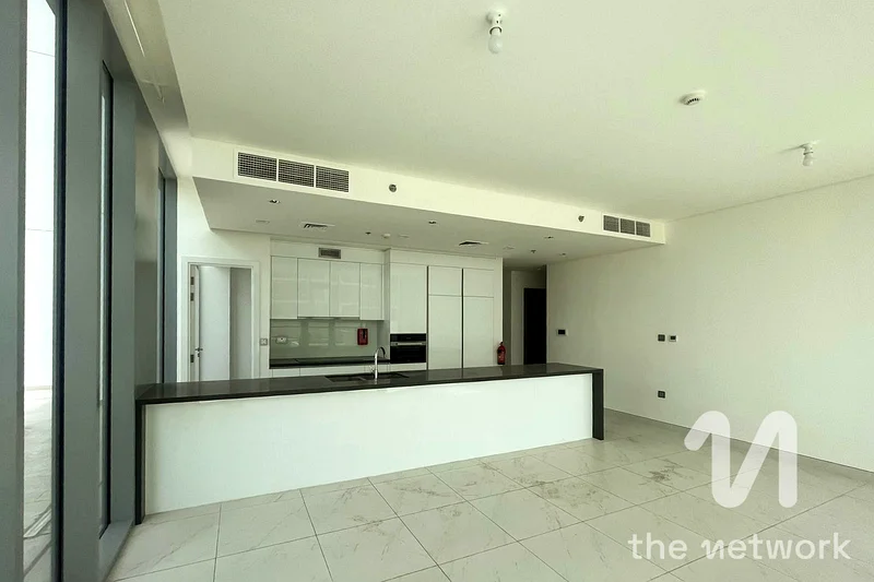 Large Layout | Skyline Views | Full Privacy64006254952323114