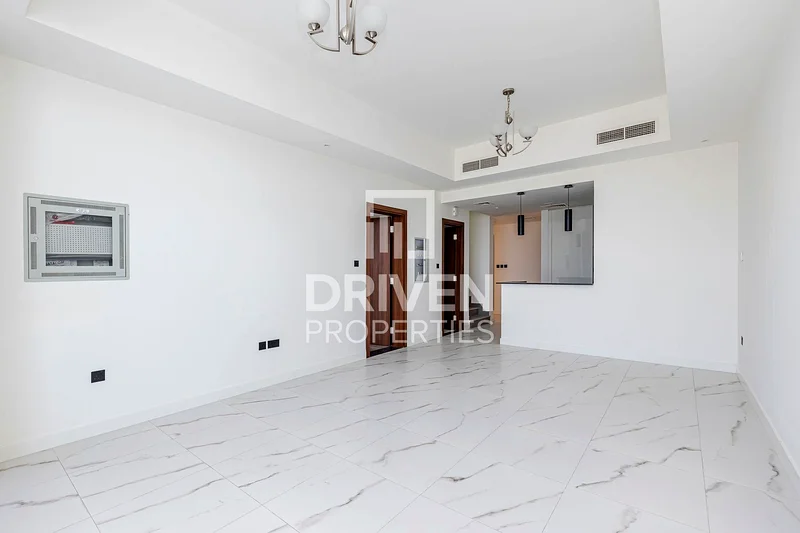 Single Row | Middle Unit | Close to Amenities63991935573763114