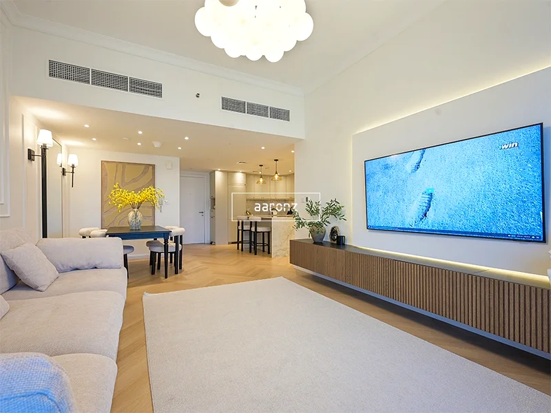 Fully Upgraded | Near to Metro | Full Lake View63988330294787110