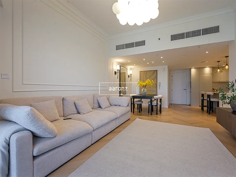 Fully Upgraded | Near to Metro | Full Lake View63988330294787111