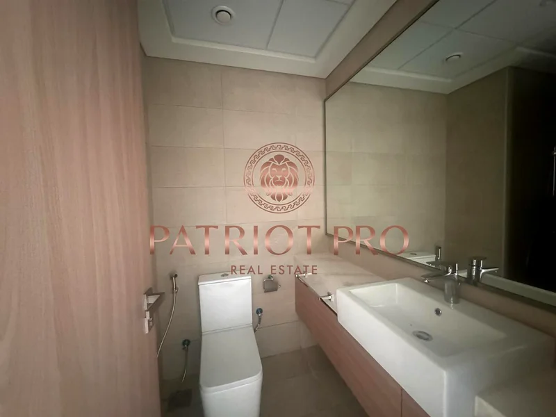 منظر أنيق وذكي على برج خليفة احجز الآن63801896710787113