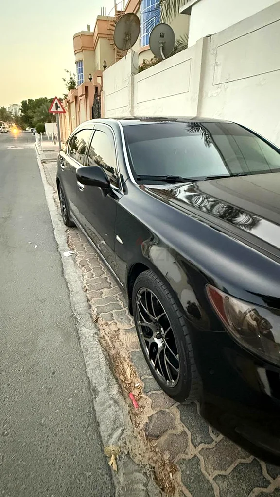 Lexus ls 46063613736756737111