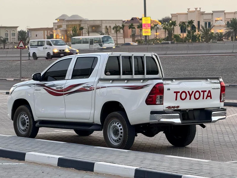تويوتا هيلوكس أوتوماتيك 4x4 ديزل 202063612449748737114