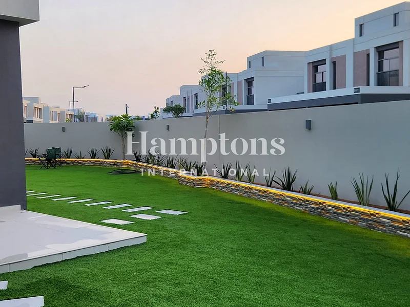 Exclusive | Landscaped | Corner Unit | Huge Plot63751782223874110