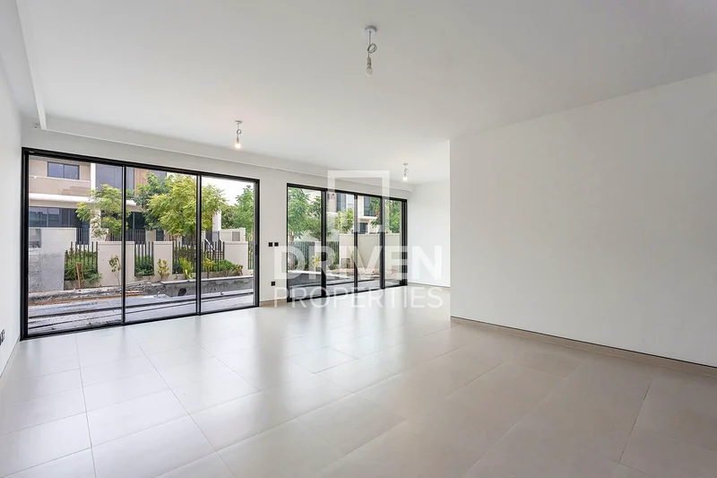 Options Available | Internal Unit | Prime Location63734258060419112