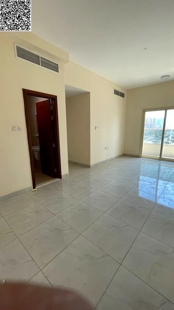 الشقة الأفضل والأجمل للإيجار، غرفتي نوم ماستر مع بلكونة، 3 حمامات، مطبخ كبير، وصالة بنهاية تشطيب سوبر ديلوكس63720879714817110