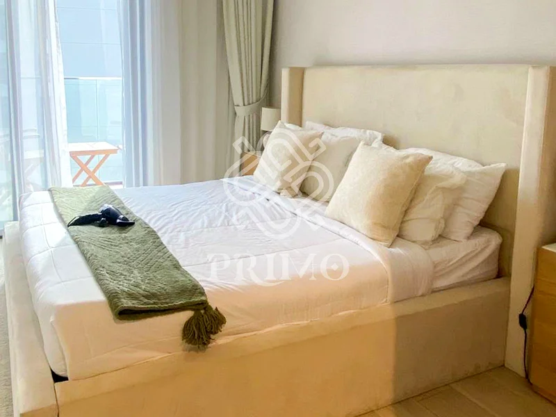 Elegant Studio | Community View | Available Now63801347592834113