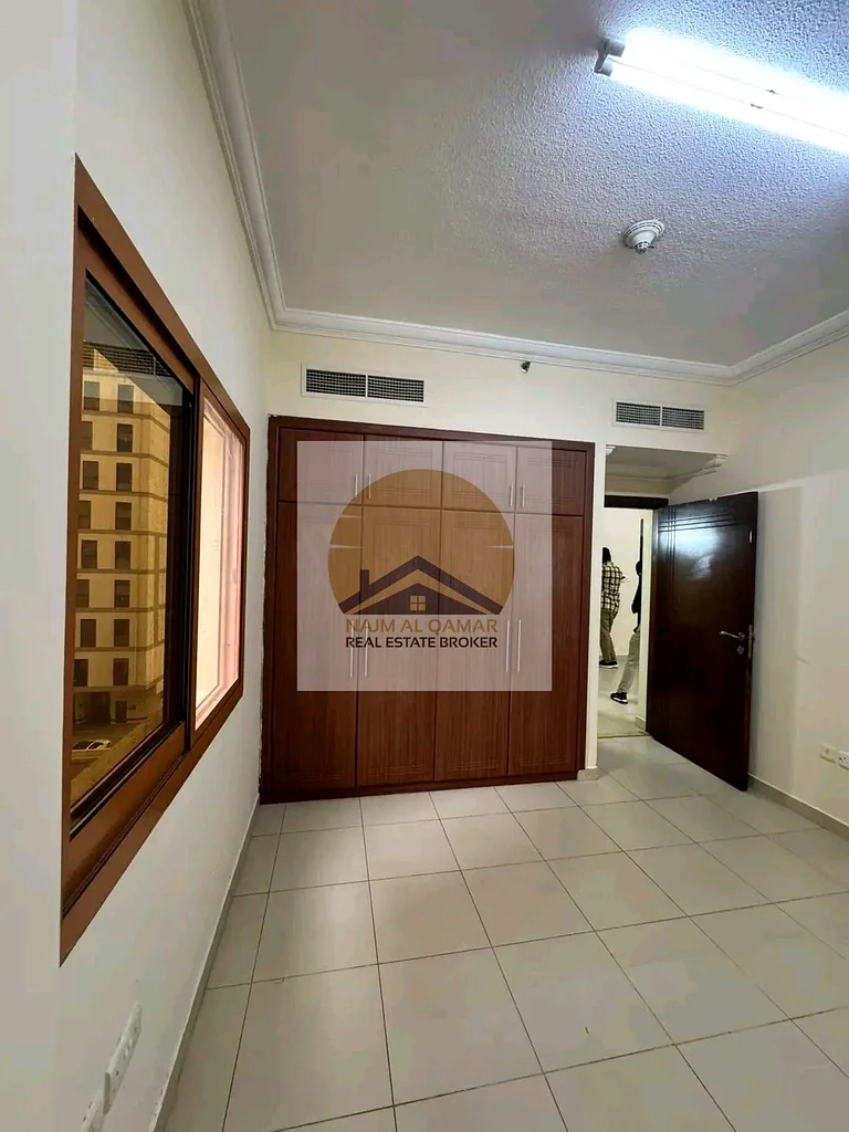 مبنى عائلي 1 بHK + 2 حمام مع شرفة وركن سيارة مجاني في النهدة دبي، الإيجار 50 ألف63756679753475114