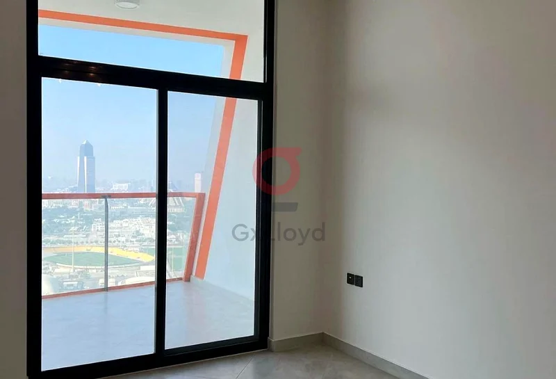 إطلالة على الأفق | جاهز وشاغر | طابق عالٍ63740021637251113