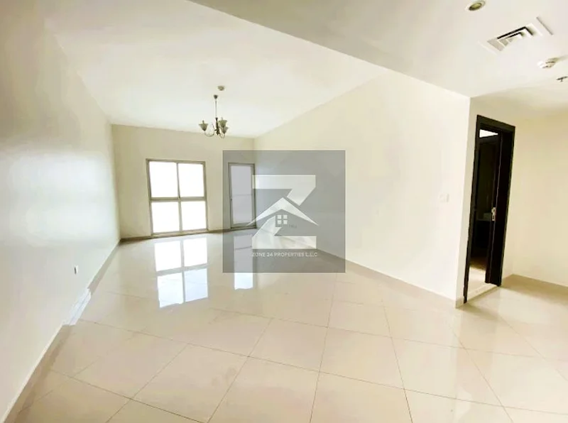 شاغرة | بالقرب من مول سيليكون سنترال | مبنى بدون تبريد مركزي63746698935811112