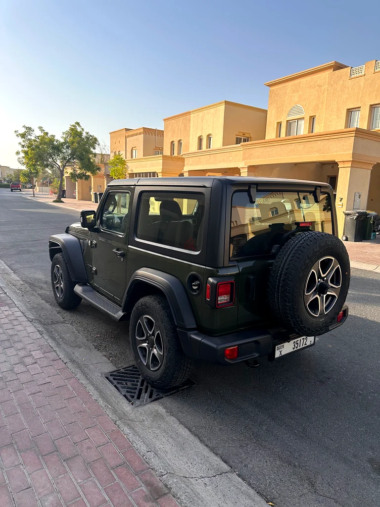 2021 - جيب رانجلر سبورت - 46,000 كم - حالة ممتازة63612087435139112