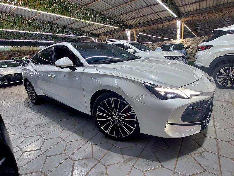 *** FINANCE, GCC, 2L, PPF FULLY PROTECTED, 2 YEARS EXTENDED MECHANICAL WARRANTY INCLUDED ***63613733552129112