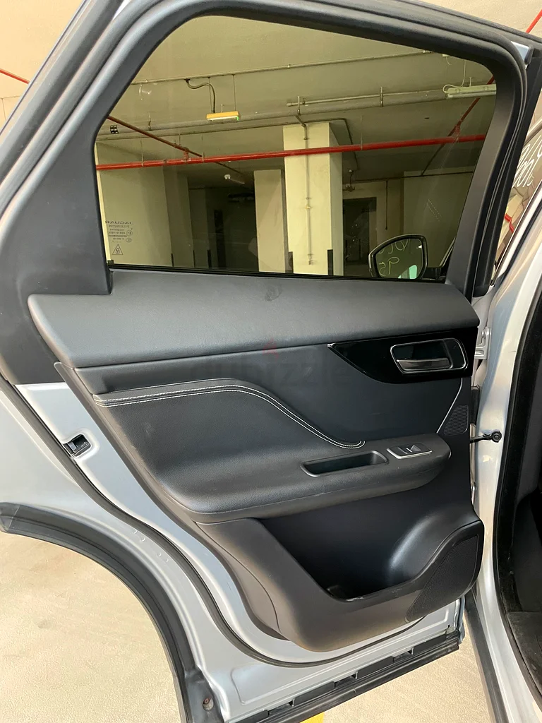 2017 جاكوار F-PACE R-SPORT 35t 4DR AWD63613735682562114