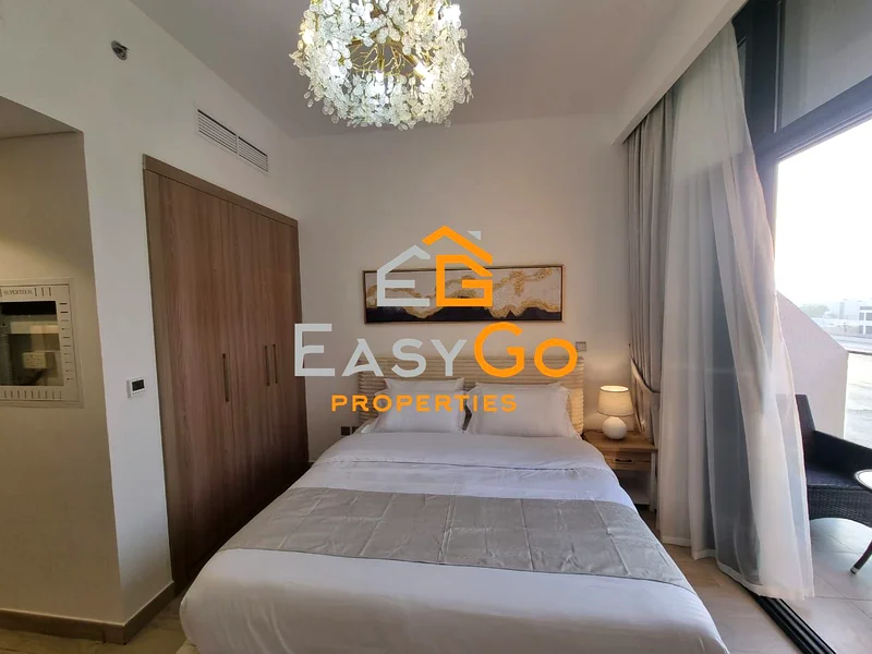 Serene Studio Space | Bright Furnished | Vacant63800933756675114