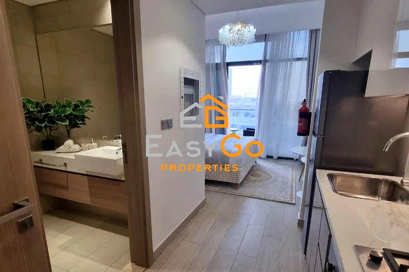 Serene Studio Space | Bright Furnished | Vacant63800933756675112