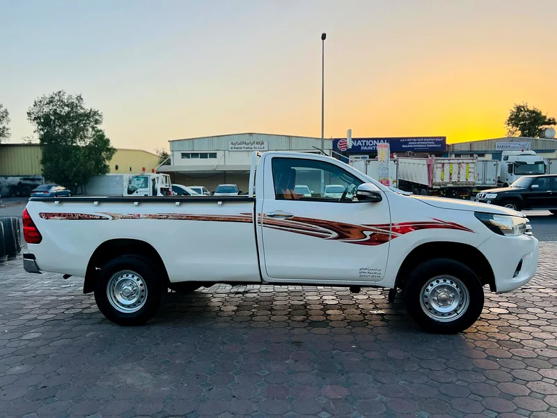 Toyota Hilux Single cabin // Gcc space // 4 WD drive // Model 2016 // Good conditions63612449357827113