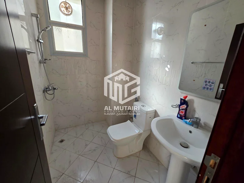 فيلا للإيجار - سكني فقط 📍 الموقع: الياسمين - على شارع رئيسي مميز63720142257538114