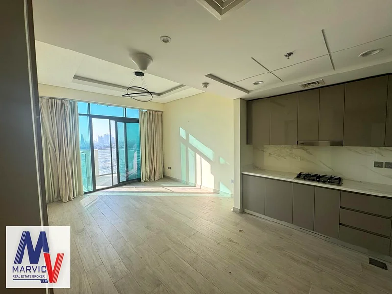 إطلالات على وسط المدينة / تخطيط واسع / مؤجر حتى نوفمبر63998219865859112