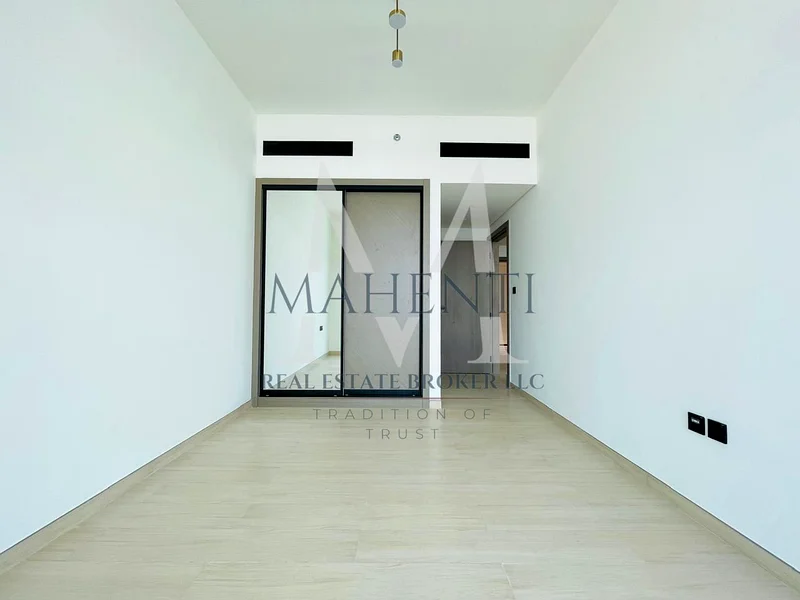هادئ  |  فاخر  |  واسع  |  موقف سيارات  |  شرفة63781098091266114