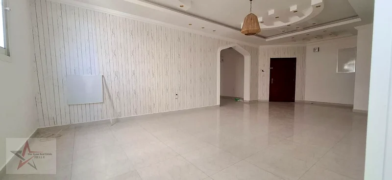 شقة كبيرة جداً!! مبنى جديد بالكامل!! شقة 4 غرف نوم مع شرفة وتكييف منفصل وغاز مركزي بسعر 65 ألف فقط63714636707330112