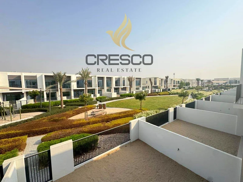 Directly on Park | Ready | Close to Pool63947555702147110