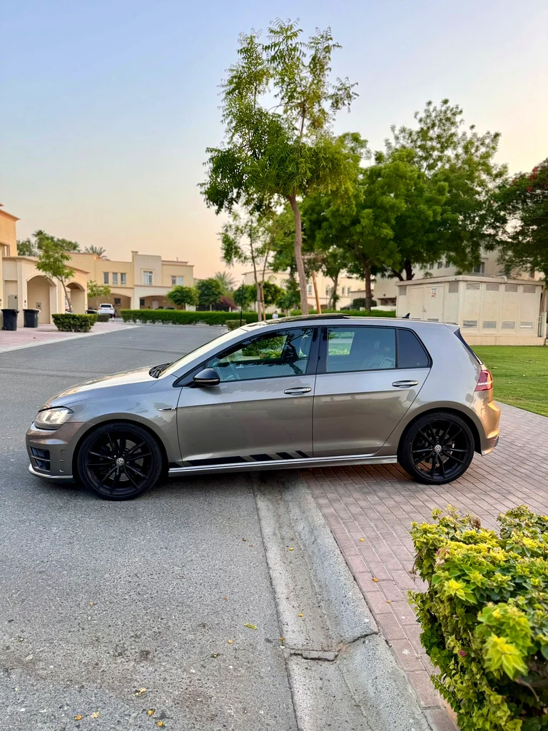 Volkswagen Golf R 201763612061878914111