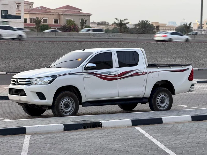 تويوتا هيلوكس أوتوماتيك 4x4 ديزل 202063612449748737111