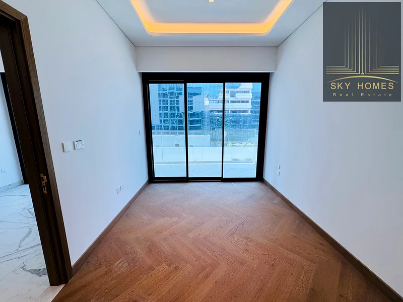 شقة جديدة من نوع 2 بيدروم بدون تبريد متاحة للإيجار مقابل 95 ألف فقط63800933780610111