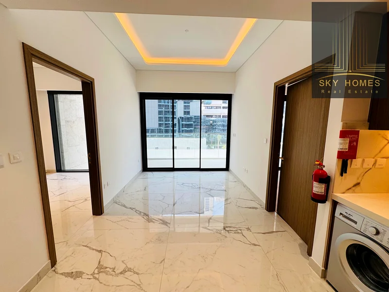 شقة جديدة من نوع 2 بيدروم بدون تبريد متاحة للإيجار مقابل 95 ألف فقط63800933780610110