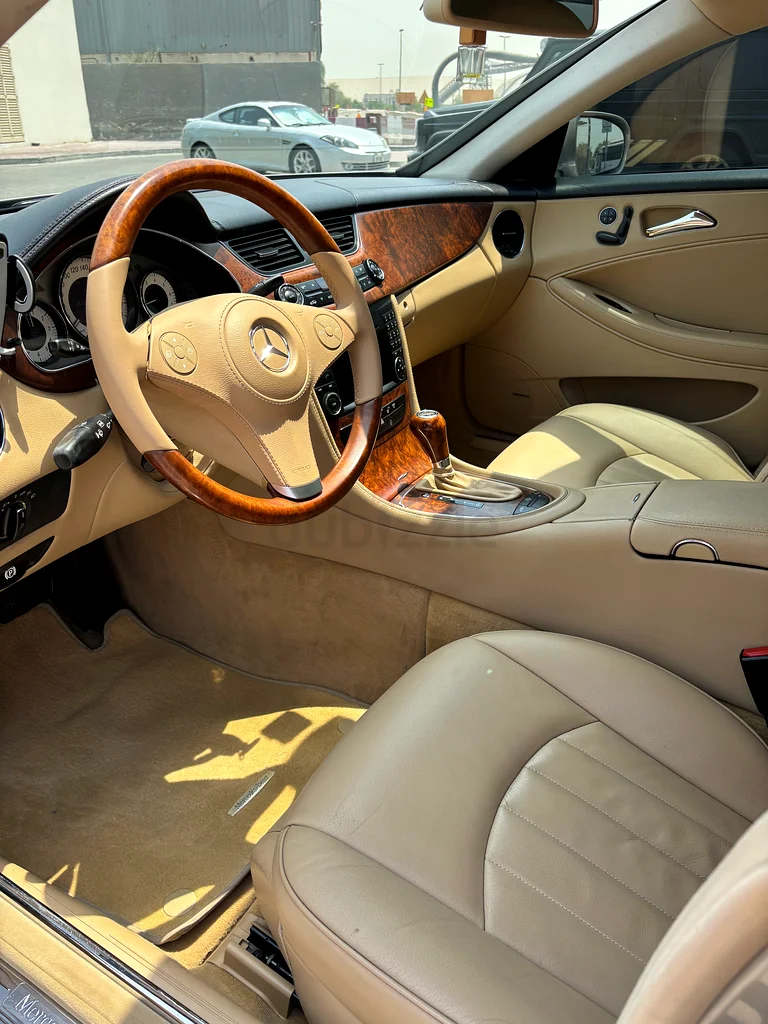 مرسيدس CLS500 مذهلة63613738194306113